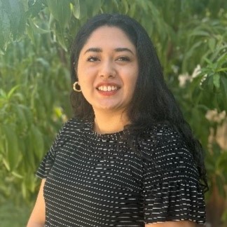 Headshot of Evelyn Mandujano